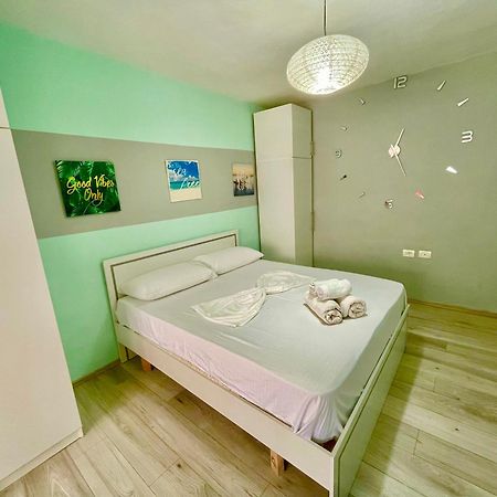 Superb Studio Apartment Near To The City Center Тирана Екстер'єр фото