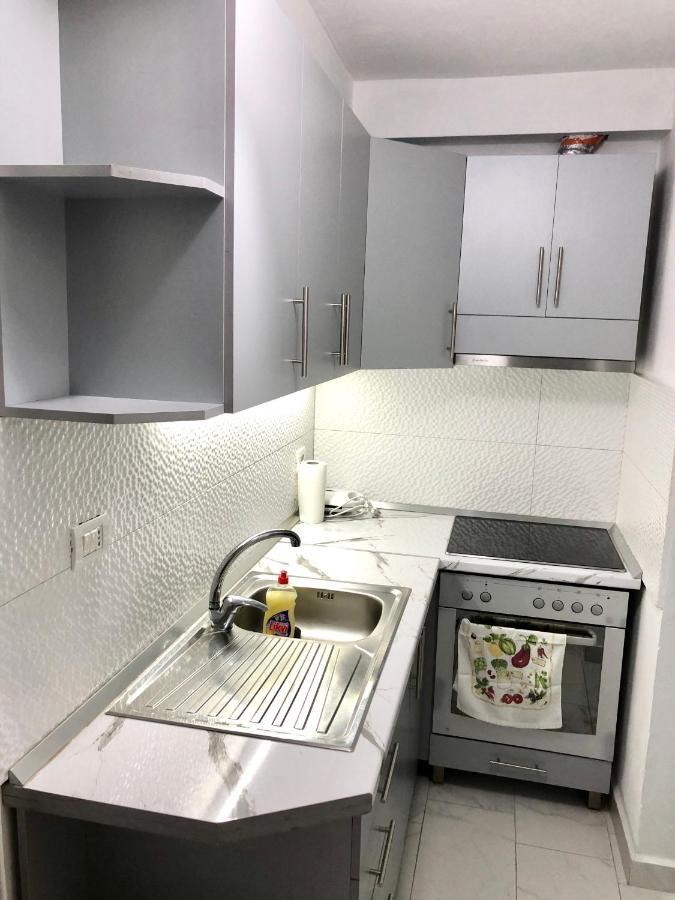 Superb Studio Apartment Near To The City Center Тирана Екстер'єр фото